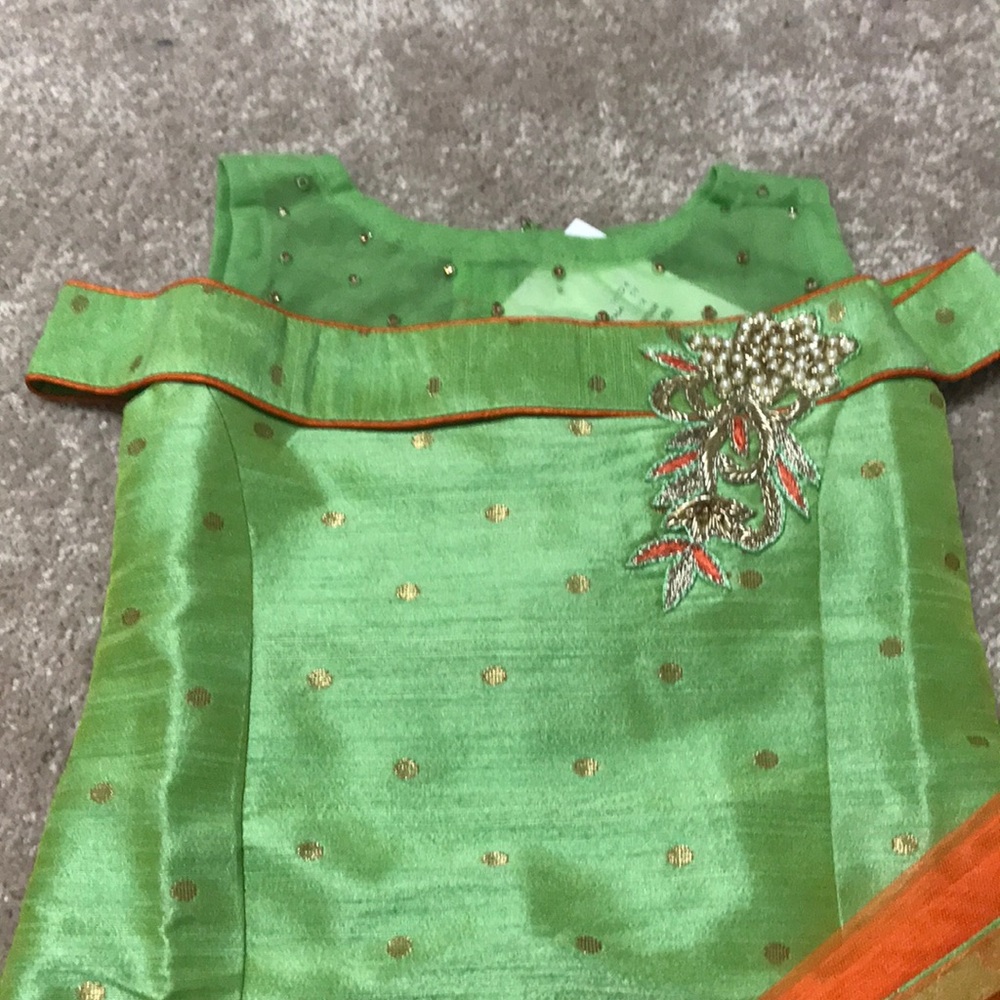 Girls dress ( India Size 22) - Picture 3 of 4